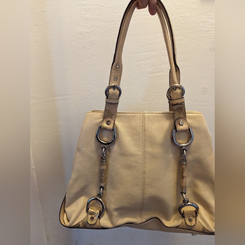 Adrienne Vittadini Shoulder bag, Ivory color